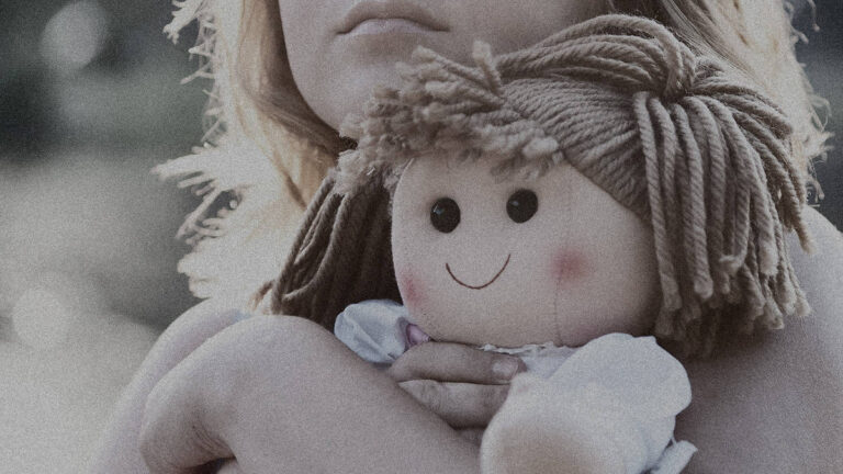 Sexpuppen mit kindlichem Erscheinungsbild